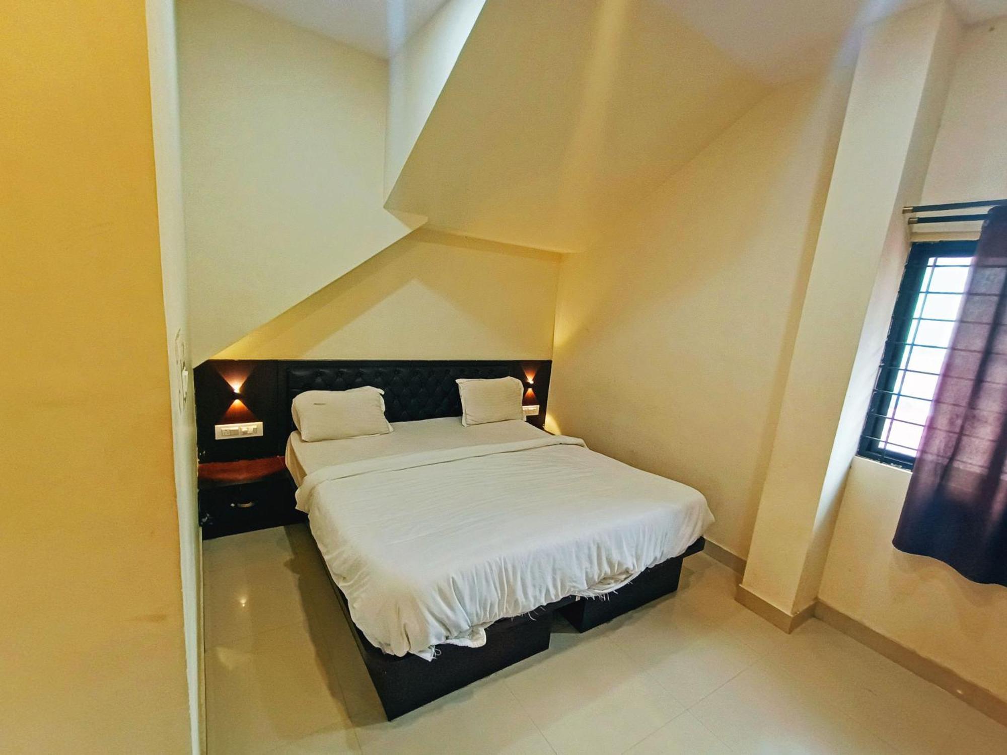 Mg Residency Hotel Chikmagalur Exterior photo